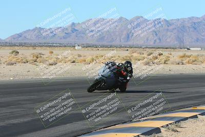 media/Jan-10-2025-CVMA Friday Practice (Fri) [[489e0da257]]/Group 4 and Trackday/Session 2 (Turn 4 Inside)/